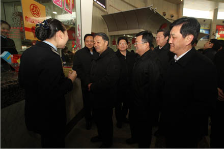 交通运输部杨传堂部长来集团公司视察指导春运事情-伟德体育官网
