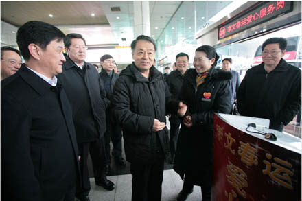 交通运输部杨传堂部长来集团公司视察指导春运事情-伟德体育官网