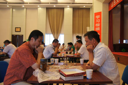 集团公司举行第十一届职工象棋角逐-伟德体育官网