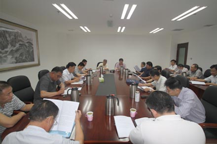 集团公司党委中心组转达学习党的群众蹊径教育实践运动精神-伟德体育官网
