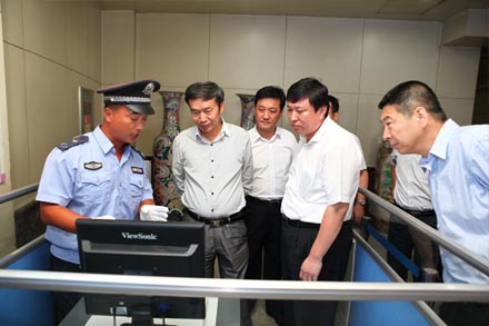 国家交通运输部副部长何建中莅临集团视察指导事情-伟德体育官网