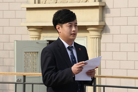 山东伟德体育官网英雄山省墓思念功勋员工宋洋-伟德体育官网