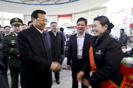 省委常委、政法委书记才利民到集团检查指导反恐维稳事情-伟德体育官网