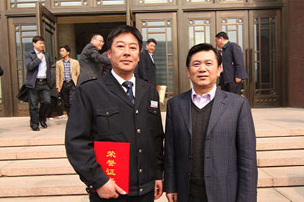 集团公司加入“中国蹊径运输风范人物首脑品牌事迹报告会”-伟德体育官网